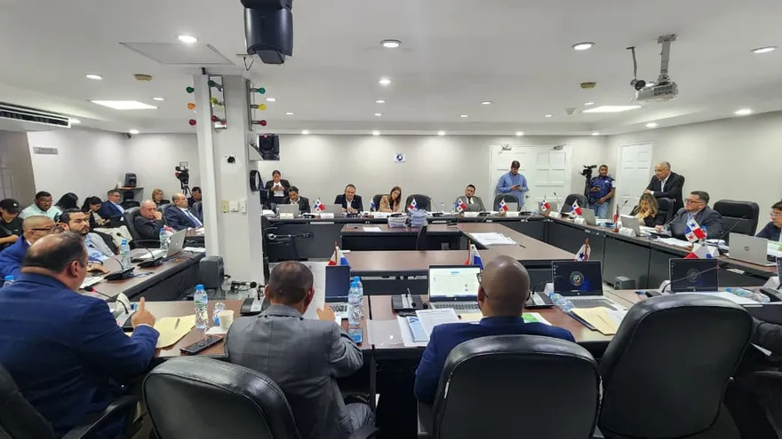 Comisión de Presupuesto aprueba al IMA $5.7 millones para comprar cajas navideñas.