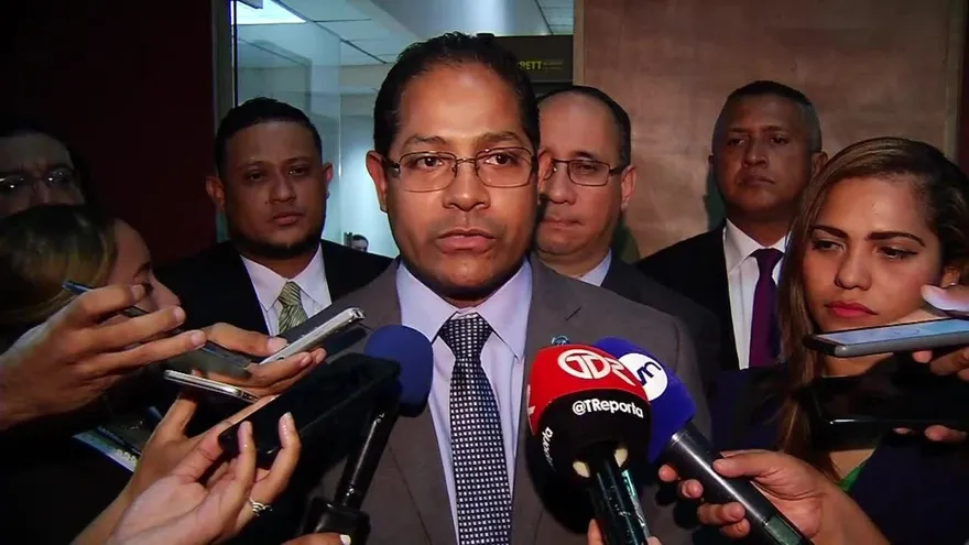 Juicio de R. Martinelli - William Granado