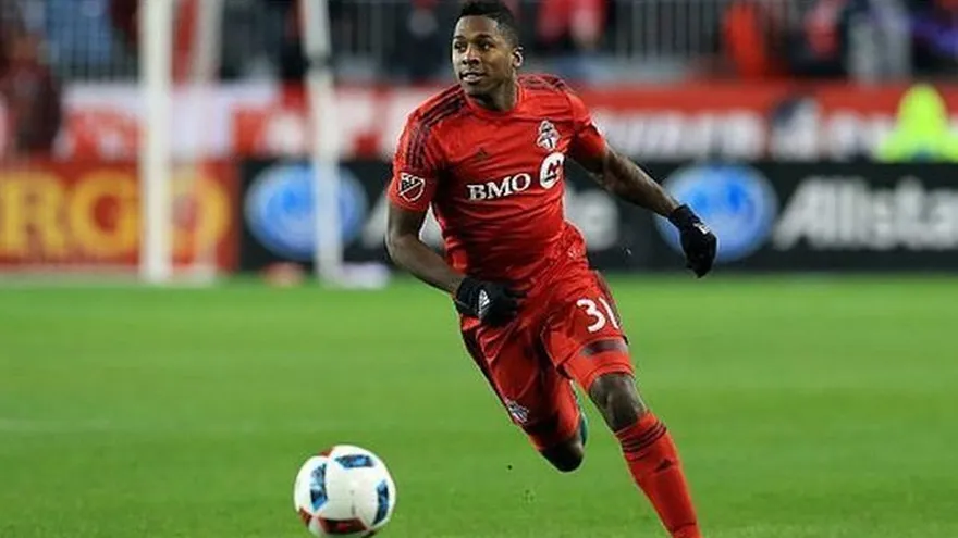 Armando Cooper en espera de nuevo club