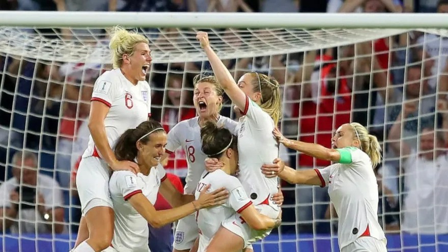 Inglaterra arrolla a Noruega y confirma su candidatura