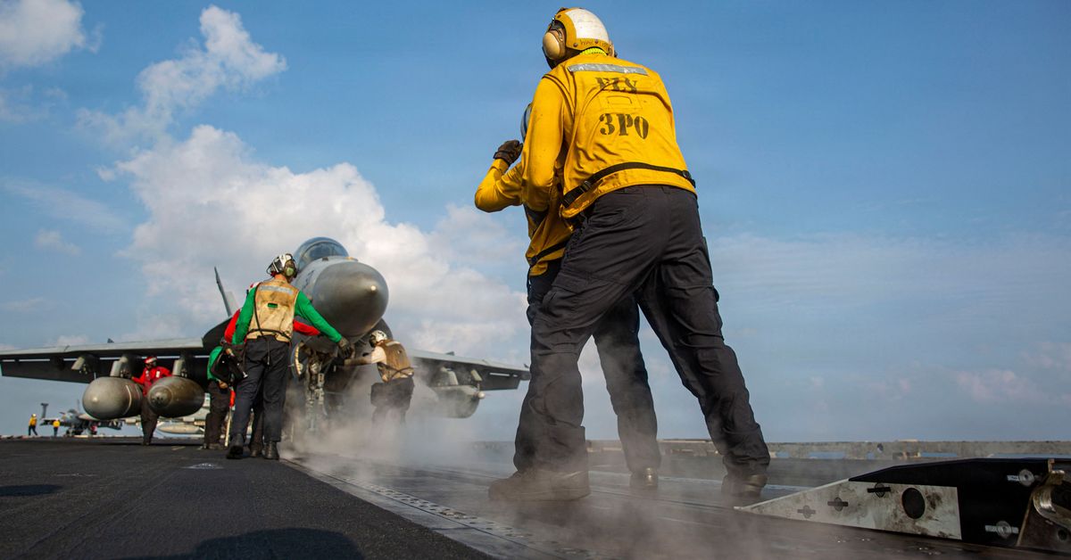 Irán amenaza con atacar el portaviones USS Abraham Lincoln si se pone a distancia de tiro