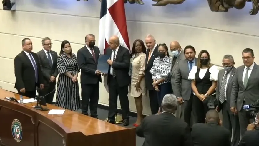 Ministro de Desarrollo Agropecuario presenta anteproyecto de ley