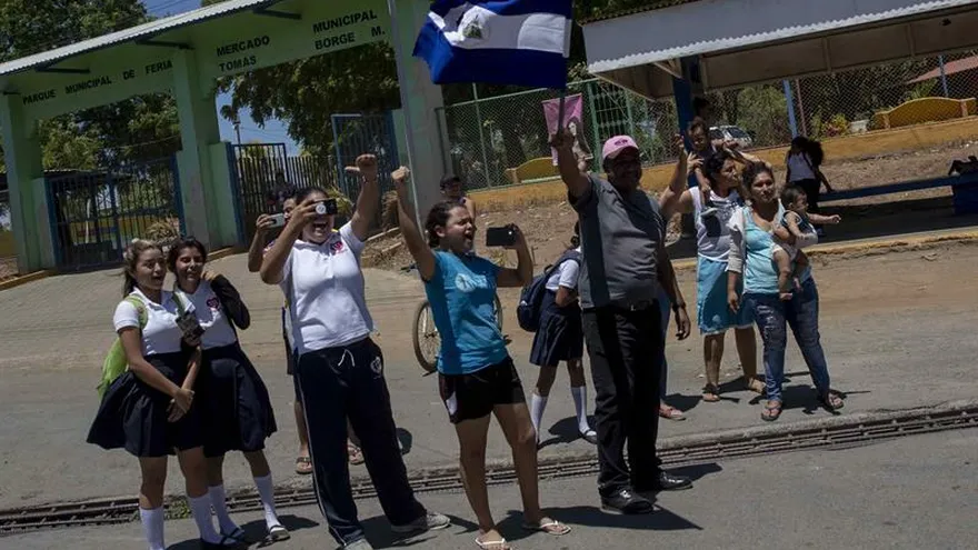 El listado de manifestantes presos es preliminar, ya que el Gobierno no ha dejado de capturar civiles, pese a que existen negociaciones entre los representantes del Estado y la oposición para superar la grave crisis sociopolítica que atraviesa Nicaragua, indicó el Comité.