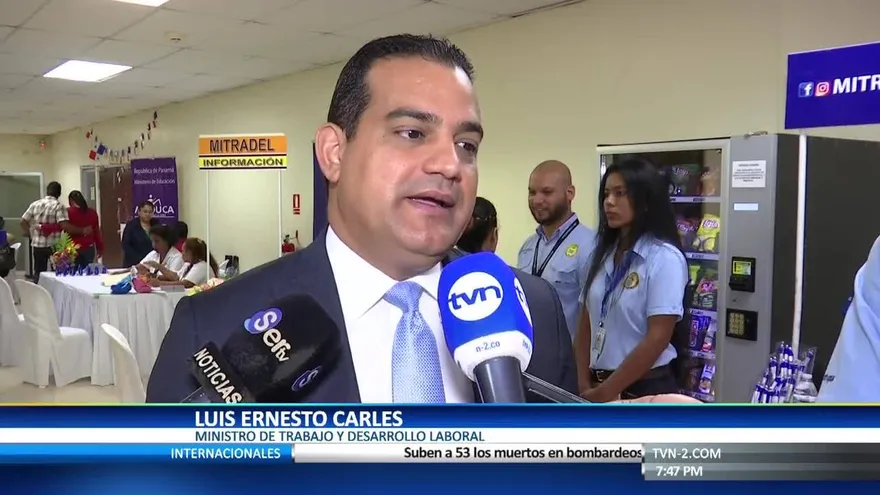 Ferias de trabajo para universitarios: ¿una medida para captar votos?