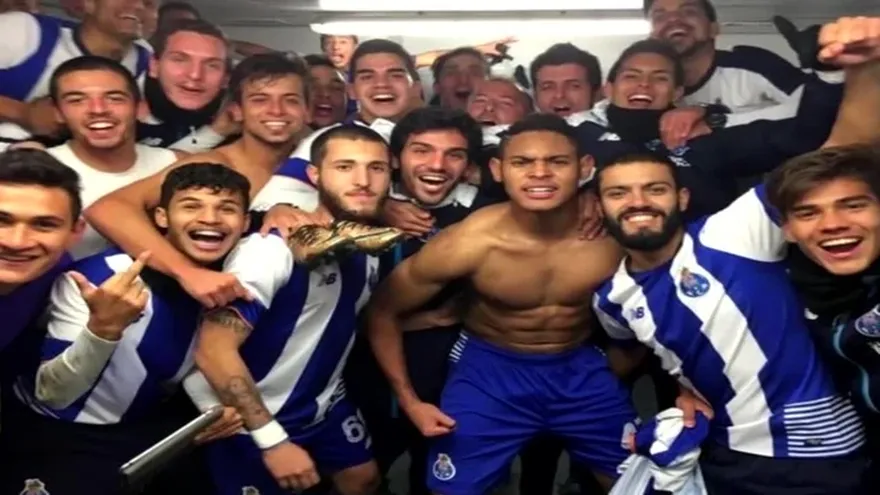 Ismael Díaz asistió para el gol y el Porto B pasó a seminales de la Premier League