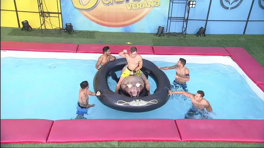 ¡Mark y Joako se defendieron en el rodeo acuático!