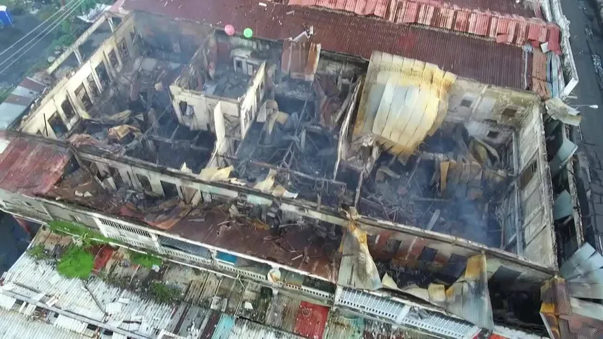 Damnificados por incendio en Colón exigen más apoyo