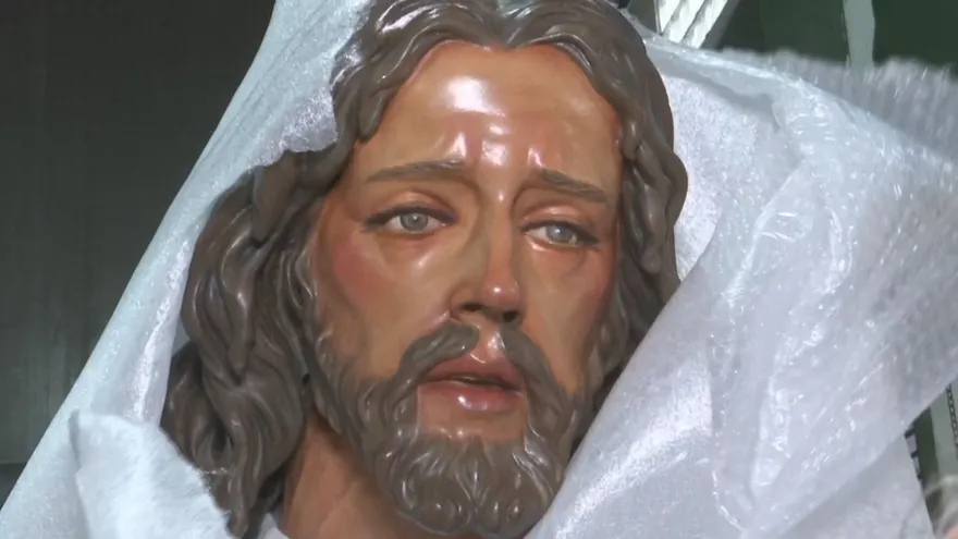 Llegan a Panamá en imágenes de la Última Cena tras 25 días de viaje desde España