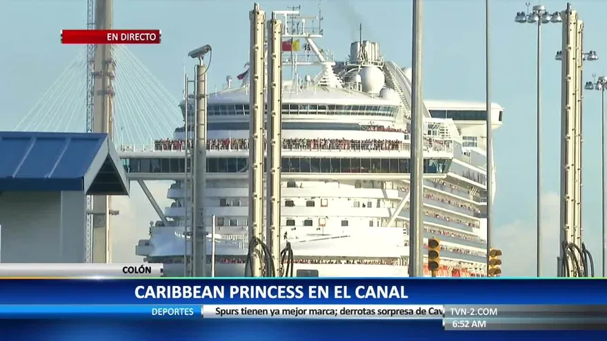 Tránsito del primer crucero neopanamax