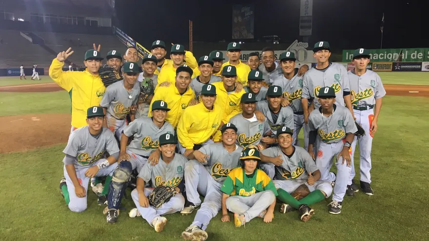 Oeste celebró en grande en el Rod Carew