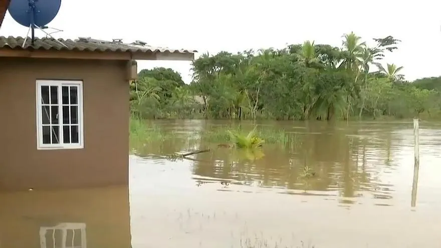 Comunidades inundadas en Costa Abajo de Colón.