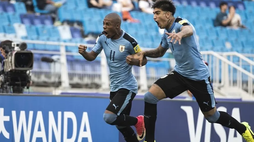 Uruguay celebra su clasificación y se ratifica como favorito del torneo.