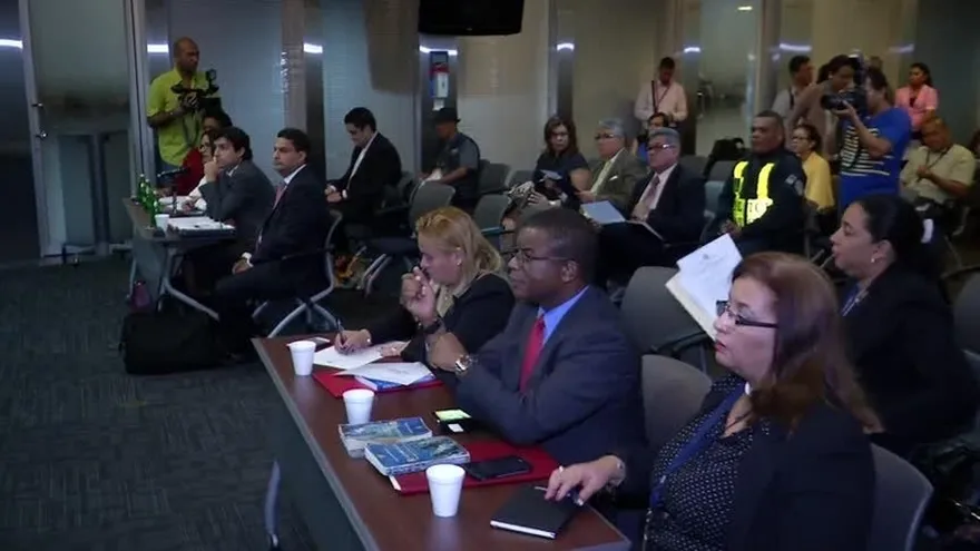 Representantes de Uber responden cuestionamientos en la Asamblea