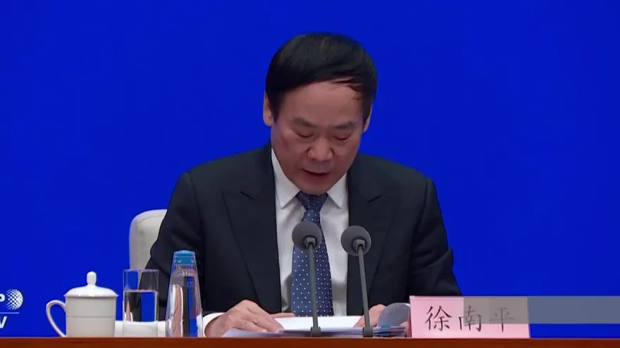 China prevé ensayos en humanos de vacuna contra coronavirus en abril