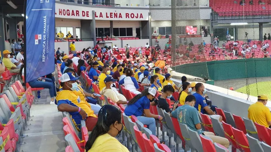 Aficionados del deporte añoraban regresar al estadio