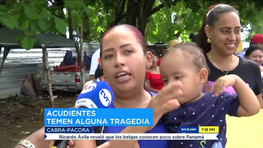 Padres de escuela en Pacora protestan