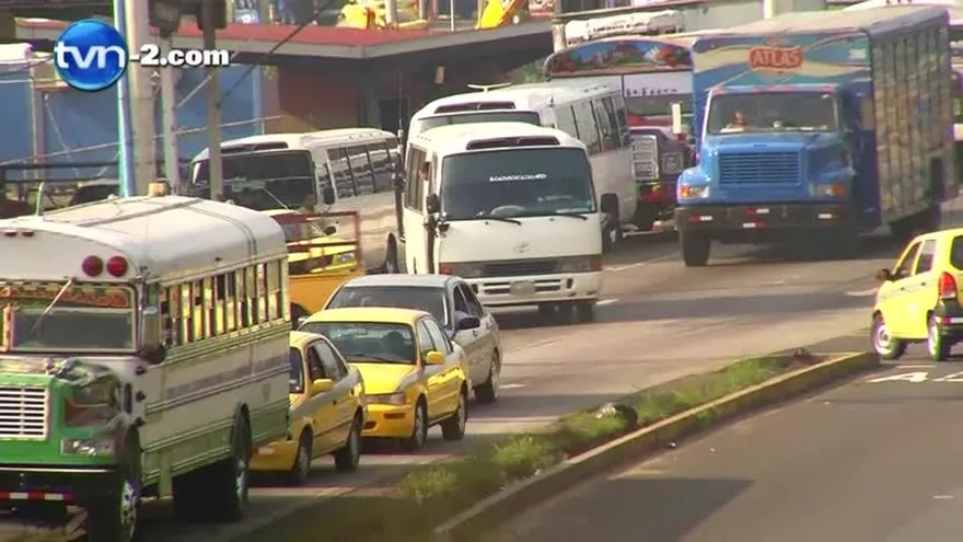 Los diablos rojos vuelven a las calles, bajo la sombra de la ilegalidad