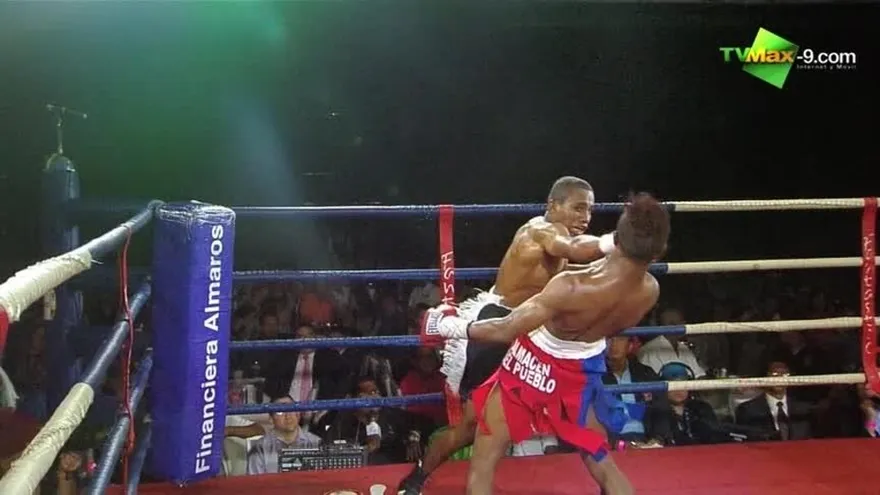 Samuel Moreno gana por Decisi