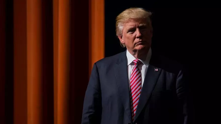 El candidato republicano presidencial estadounidense Donald Trump durante un acto electoral celebrado en el Instituto de Briar Woods en Ashburn, Virginia, Estados Unidos.