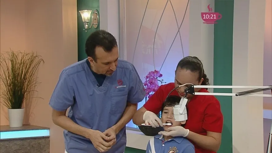 ¿Está usando tu niño el cepillo y pasta de diente adecuados según su edad?