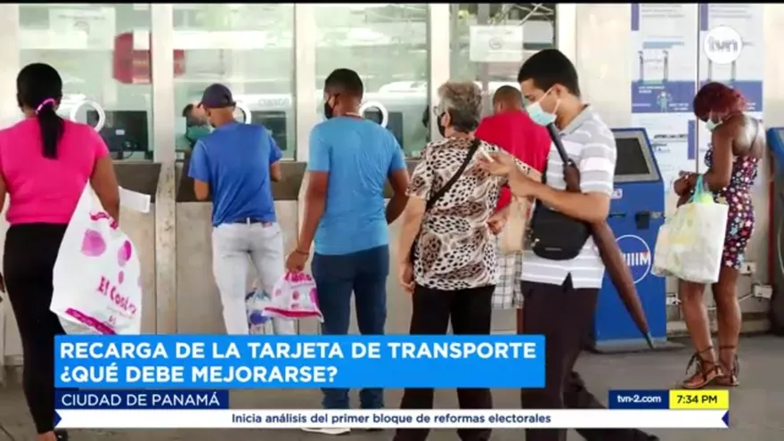 ¿Debe mejorarse en sistema de recargas de tarjetas de Metro y Metrobús?