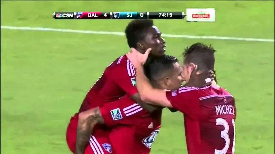 Mire aquí la manera de quitar el balón de Blas Pérez y su asistencia de gol