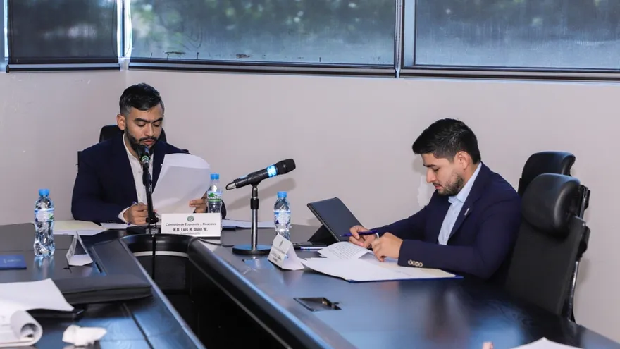 Inicia consulta a norma que modifica Ley de Contratación Pública