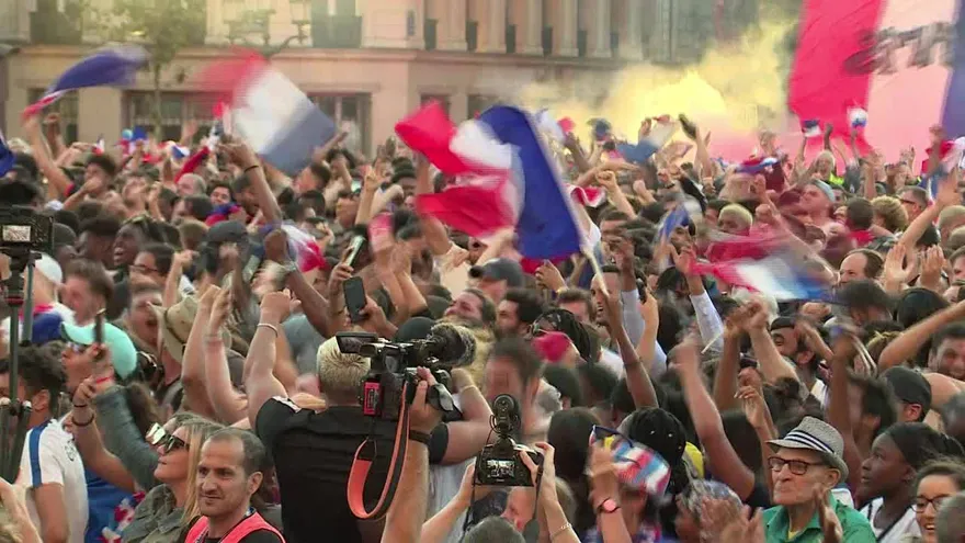 Locura en París tras pase de Francia a la final del Mundial