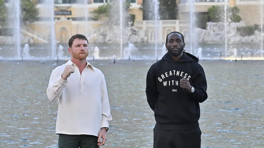 Saúl 'Canelo' Álvarez (i) y Terence 'Bud' Crawford