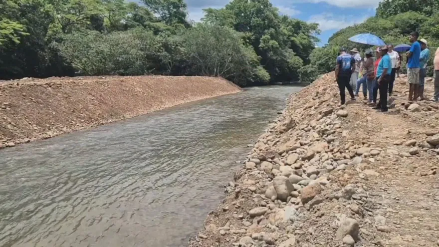 Residentes advierten efectos negativos por la canalización del río Cobre