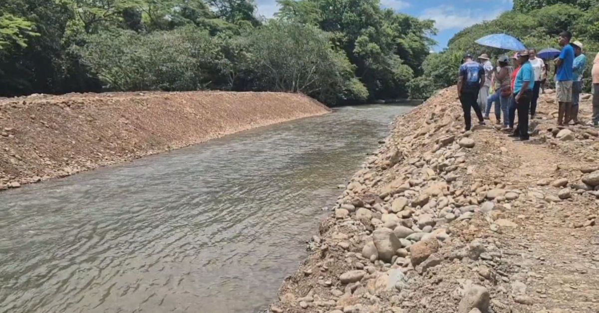 Residentes en Veraguas expresan preocupación por cambios en el río Cobre tras canalización