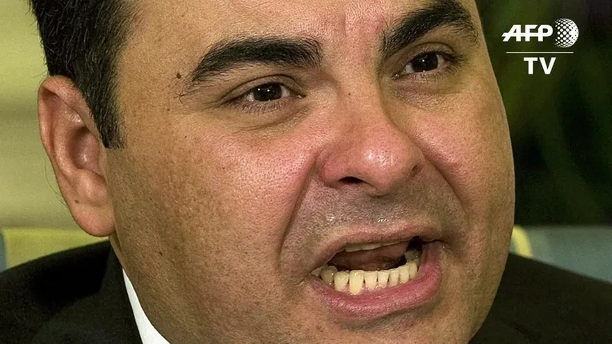 Expresidente salvadoreño acusado de millonario desvío de fondos
