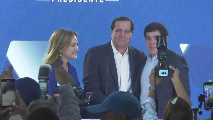 Martín Torrijos oficializa candidatura presidencial