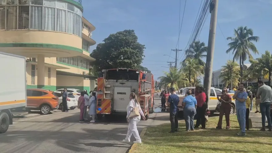 Losa del tercer piso de la sede del Minsa en Colón se habría afectado tras el fuerte temblor