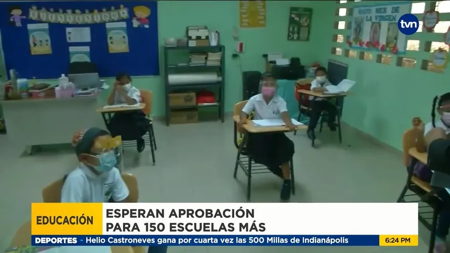 78 centros educativos inician clases semipresenciales