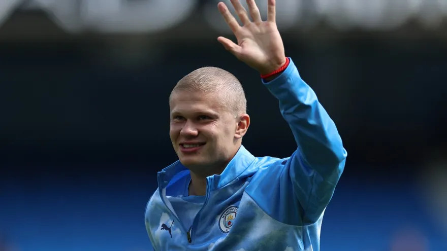 Erling Haaland luce nuevo corte de cabello