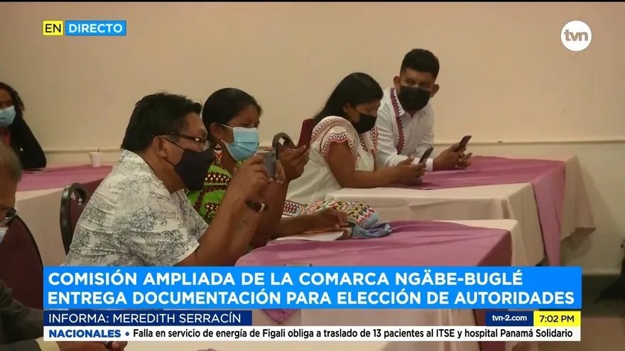 Comisión de la comarca Ngäbe Buglé entrega documentación para elecciones