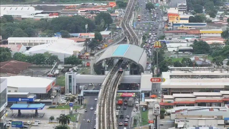 Línea 2 y vía Domingo Díaz.