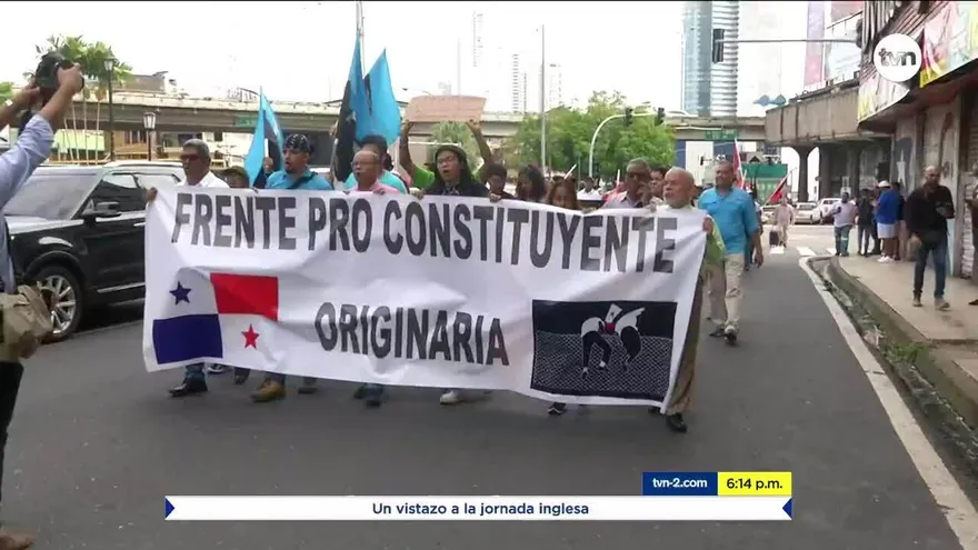 Exigen una constituyente originaria en protesta frente a la Asamblea