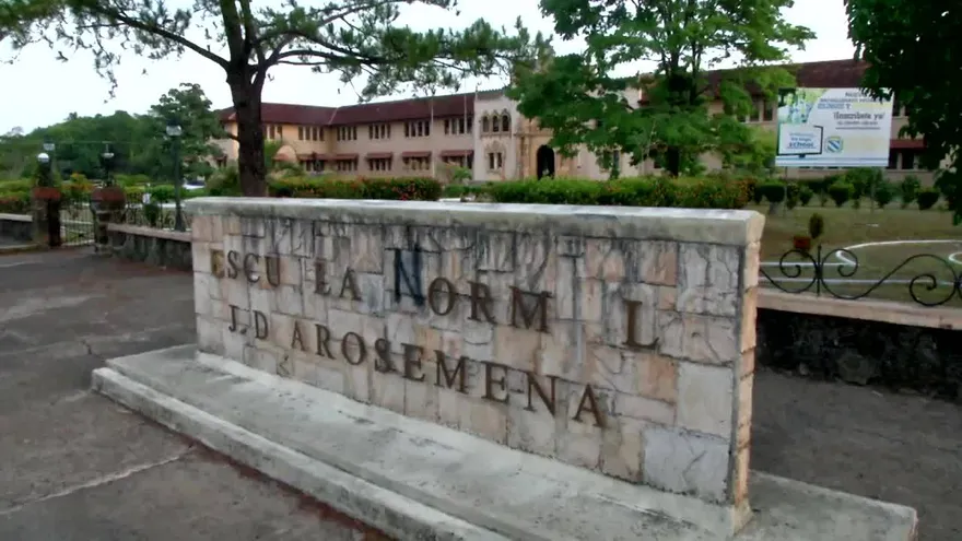 Escuela Normal de Santiago ha perdida la gloria de antaño