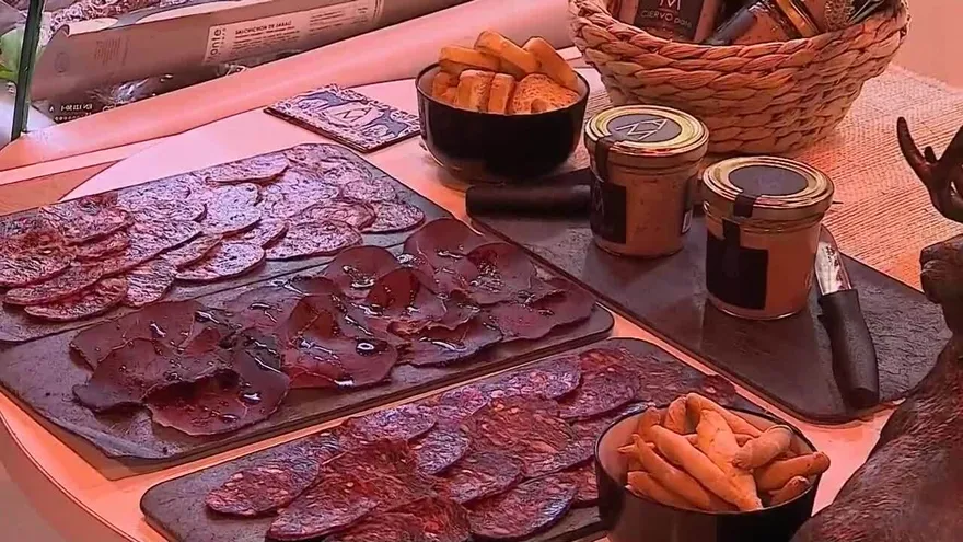 De grillos a patatas sabor paella, el Salon Gourmets revoluciona el aperitivo