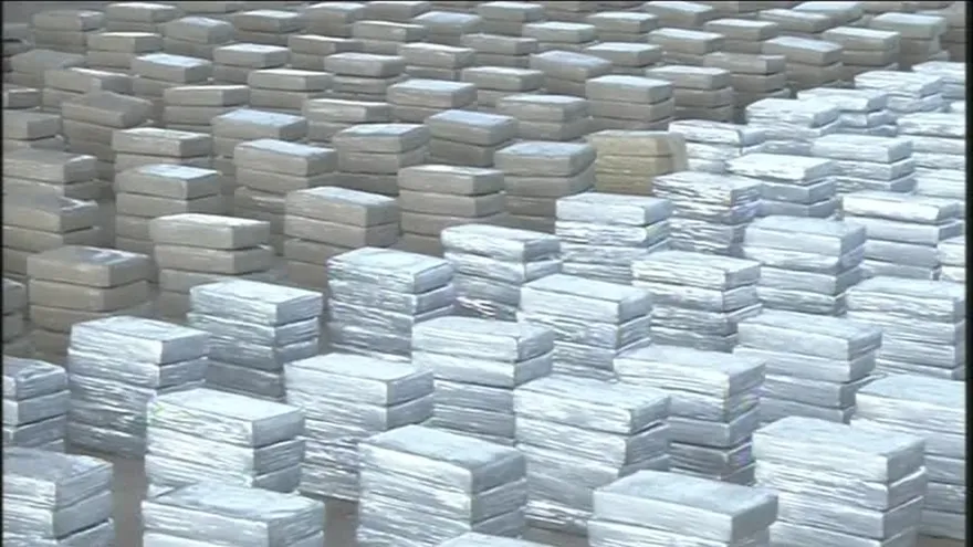 Decomisan más de mil kilos de droga y detienen a cuatro colombianos