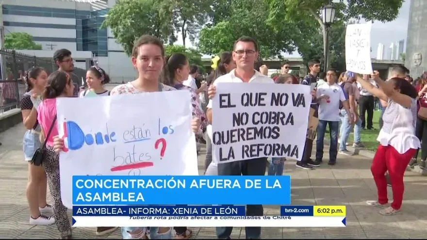 Realizan manifestación contra la corrupción en la Asamblea Nacional