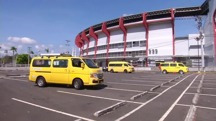 Autoridades inspeccionan busitos colegiales