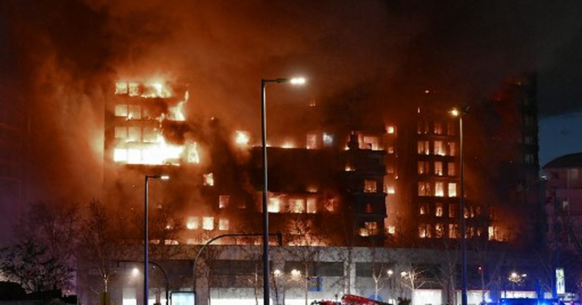 Al menos 4 muertos en el incendio de un edificio de viviendas en España ...