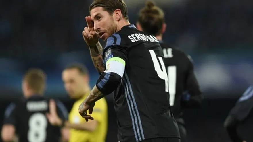 Real Madrid a cuartos de la 'Champions' ganando al Nápoles.