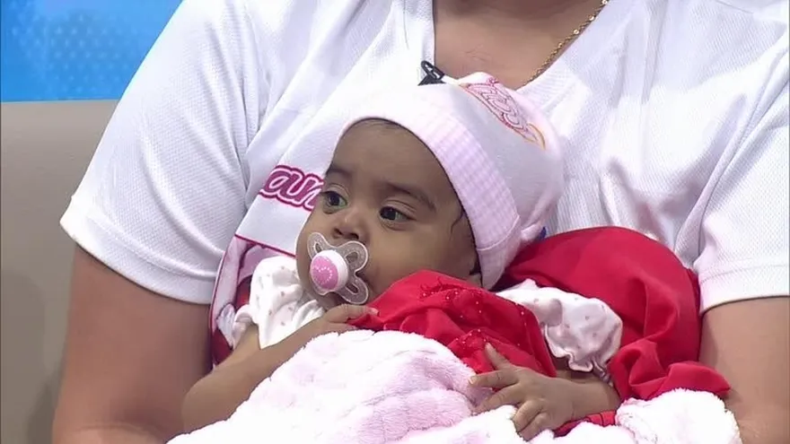 Piden ayuda para pequeña que necesita trasplante de hígado