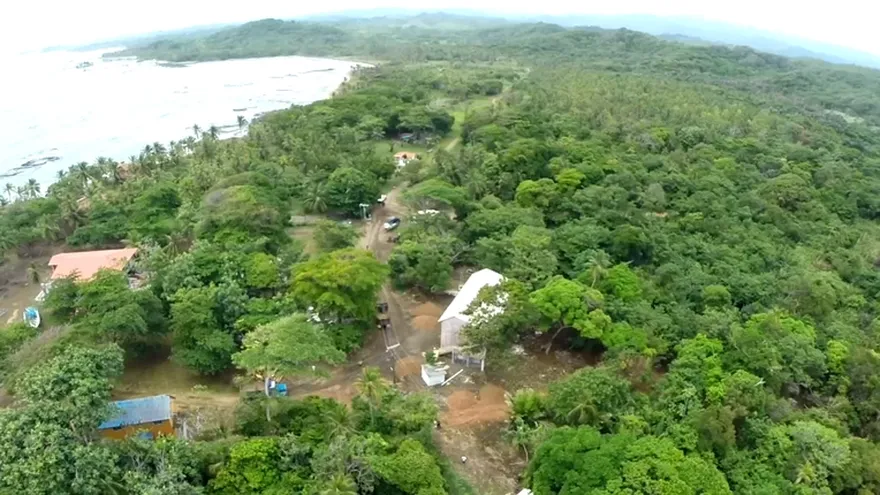 Bajo La Lupa: Disputa por terrenos en la Costa Arriba de Colón