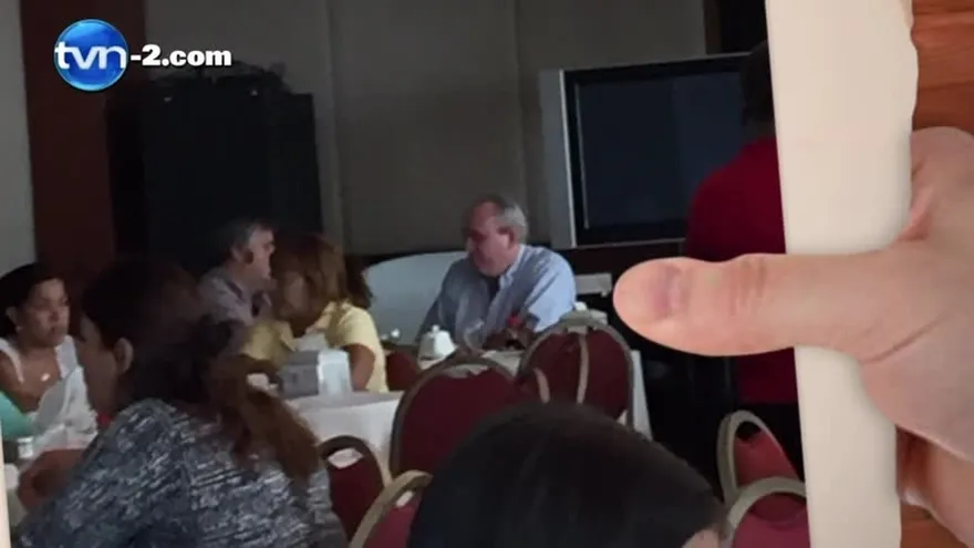 Reunión Ayú-Papadimitriu genera suspicacias