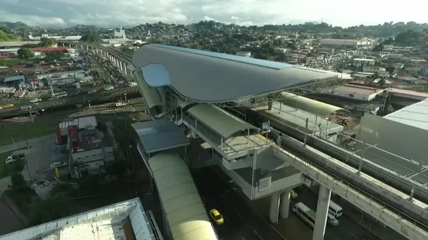 Aumento del pasaje del Metro